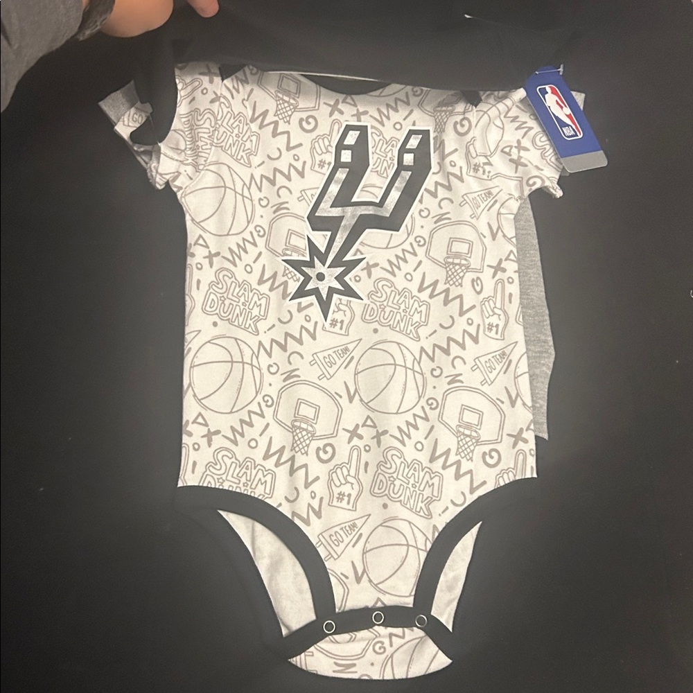 NBA Black and Gray Spurs Baby Onesie Set - Picture 2 of 3